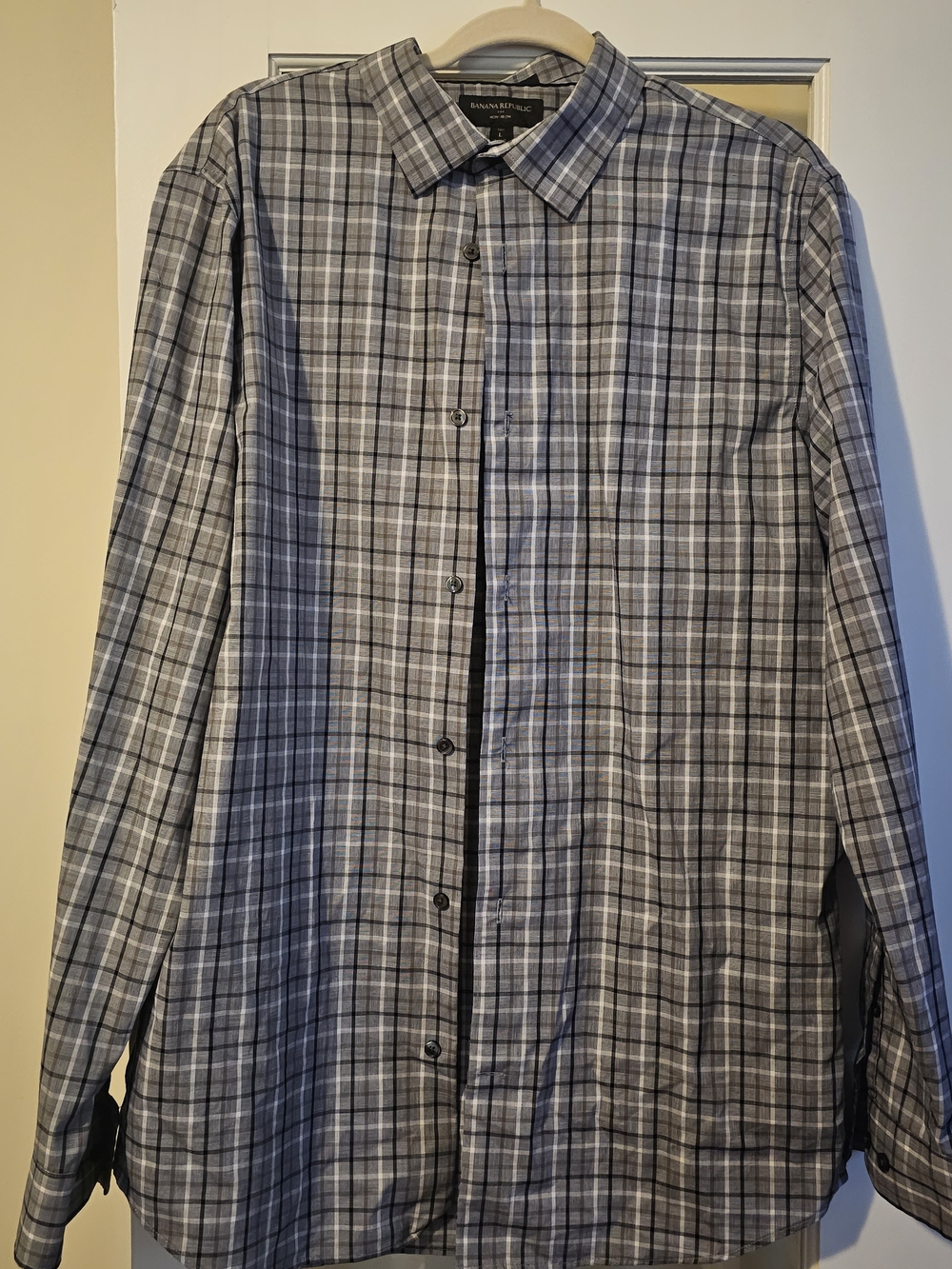 Banana Republic Men’s Gray Plaid Long Sleeve Button Down Shirt L